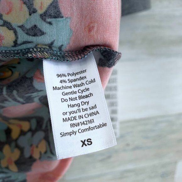 LuLaRoe Randy Baseball Tee Gray Pink Floral Print Womens XS - Picture 4 of 5